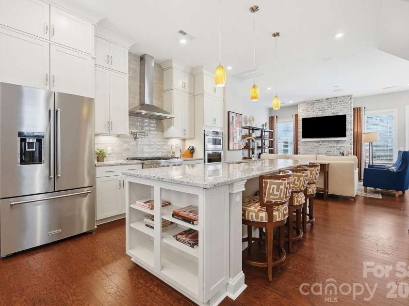2526 Kenmore Avenue, Charlotte, NC 28204.  MLS# CAR4415066, YatesRealty ID 45864. 
