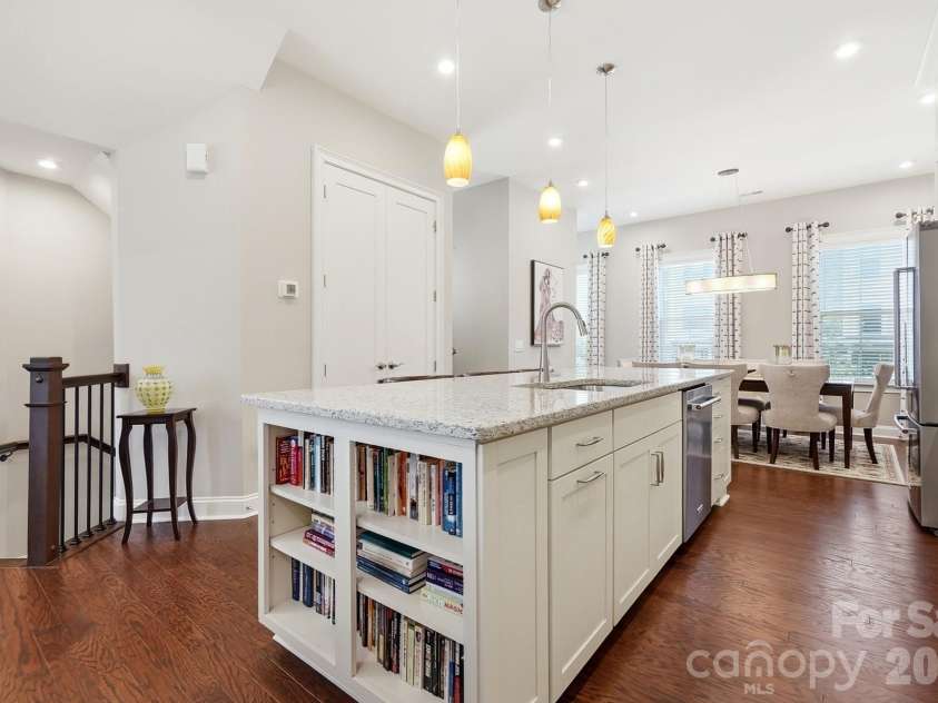 2526 Kenmore Avenue, Charlotte, NC 28204.  MLS# CAR4415066, YatesRealty ID 45864. 