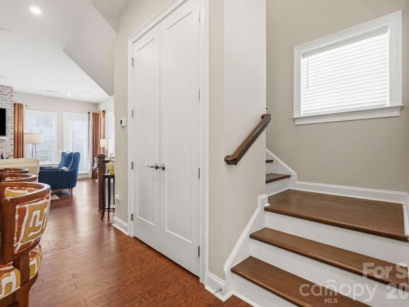 2526 Kenmore Avenue, Charlotte, NC 28204.  MLS# CAR4415066, YatesRealty ID 45864. 