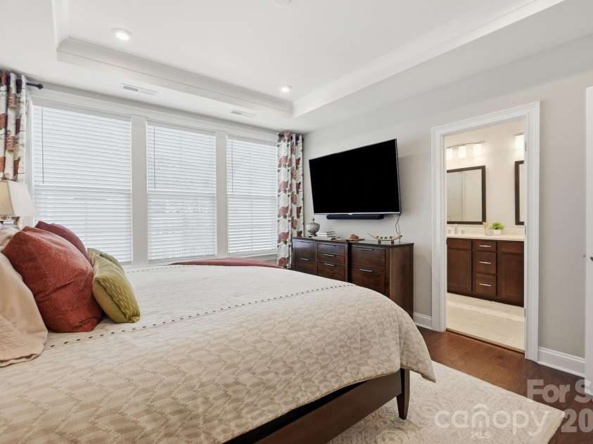 2526 Kenmore Avenue, Charlotte, NC 28204.  MLS# CAR4415066, YatesRealty ID 45864. 