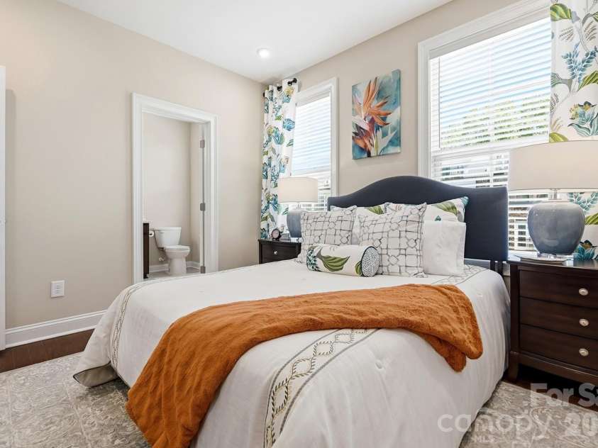 2526 Kenmore Avenue, Charlotte, NC 28204.  MLS# CAR4415066, YatesRealty ID 45864. 