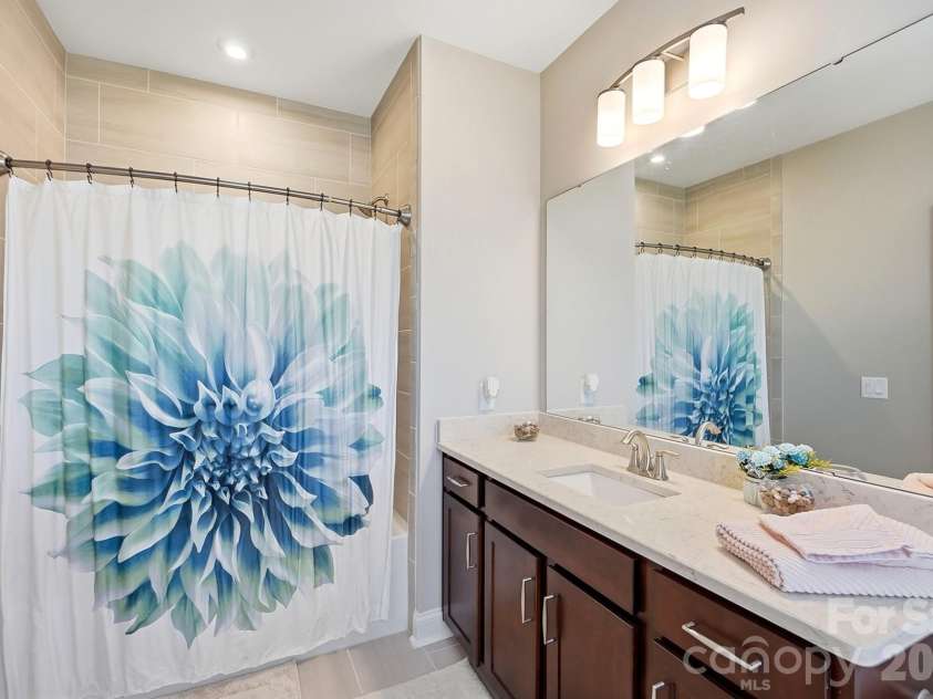 2526 Kenmore Avenue, Charlotte, NC 28204.  MLS# CAR4415066, YatesRealty ID 45864. 