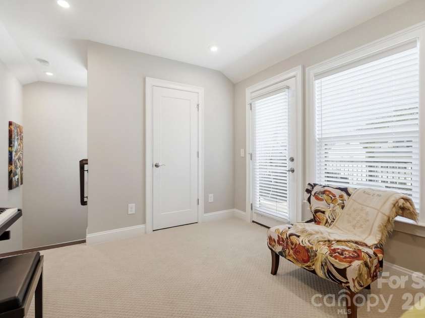 2526 Kenmore Avenue, Charlotte, NC 28204.  MLS# CAR4415066, YatesRealty ID 45864. 