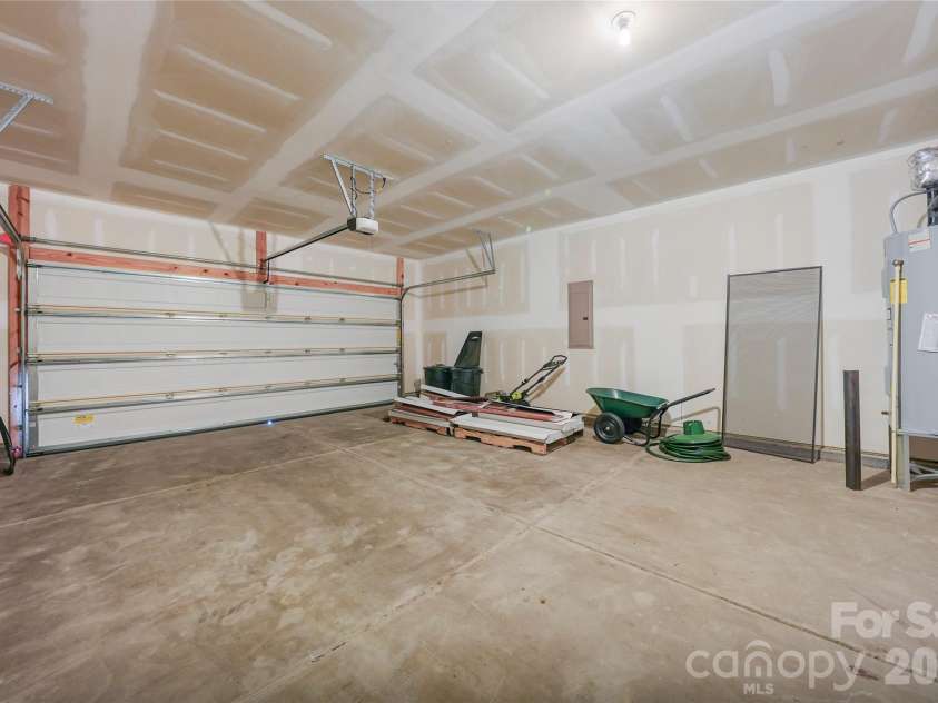 13201 Ferguson Forest Drive, Charlotte, NC 28273.  MLS# CAR4414972, YatesRealty ID 45865. 2 Car Garage