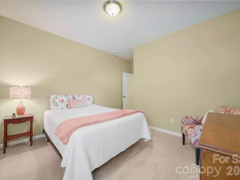 13201 Ferguson Forest Drive, Charlotte, NC 28273.  MLS# CAR4414972, YatesRealty ID 45865. 