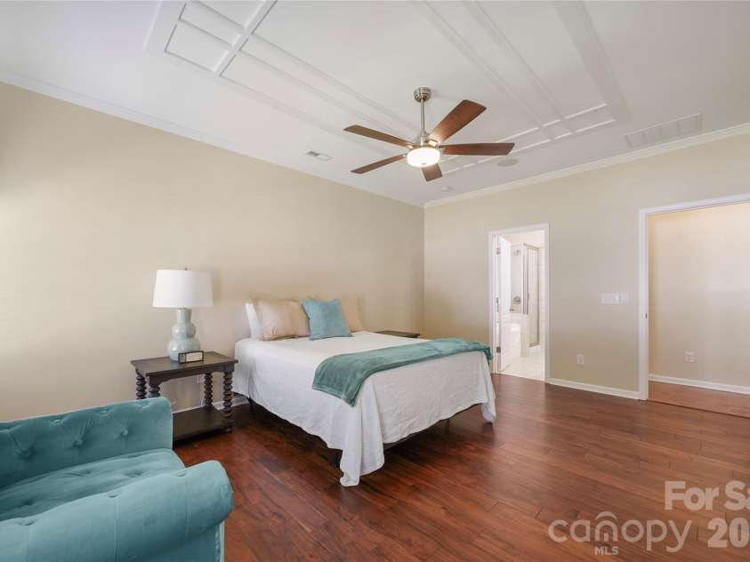 13201 Ferguson Forest Drive, Charlotte, NC 28273.  MLS# CAR4414972, YatesRealty ID 45865. Primary Suite