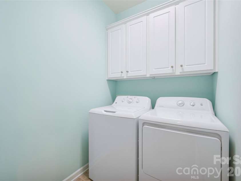 13201 Ferguson Forest Drive, Charlotte, NC 28273.  MLS# CAR4414972, YatesRealty ID 45865. Spacious Laundry Room