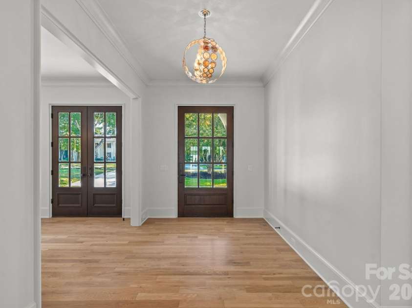 1220 Biltmore Drive, Charlotte, NC 28207.  MLS# CAR4414885, YatesRealty ID 45867. 