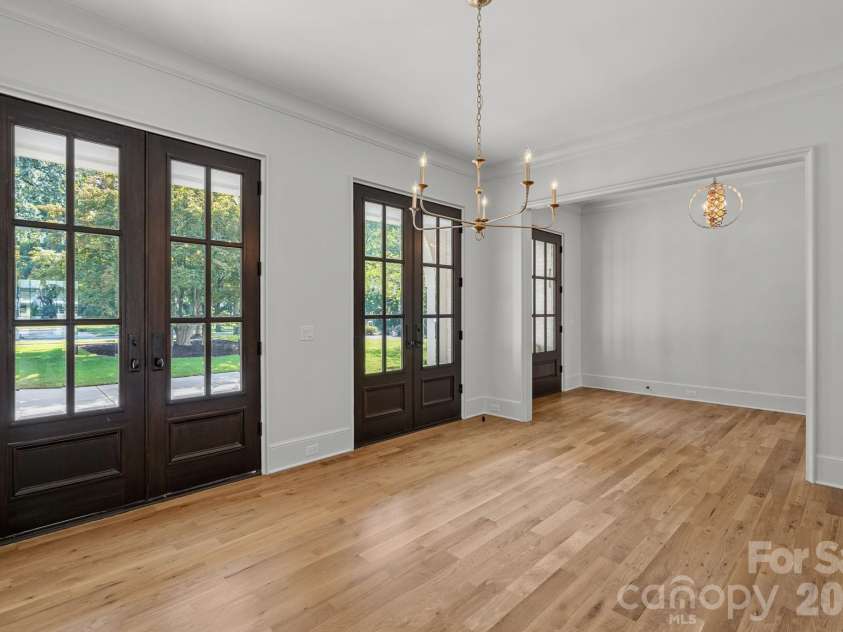 1220 Biltmore Drive, Charlotte, NC 28207.  MLS# CAR4414885, YatesRealty ID 45867. 