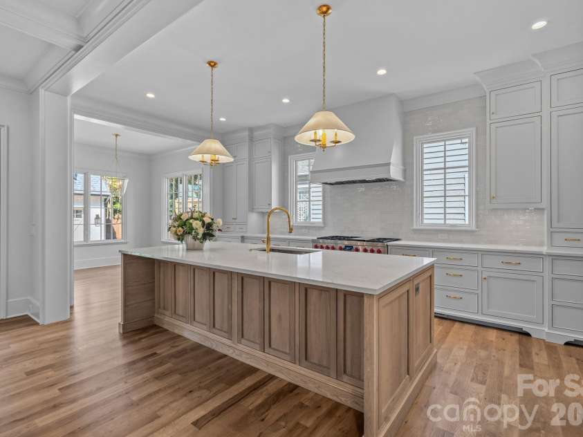 1220 Biltmore Drive, Charlotte, NC 28207.  MLS# CAR4414885, YatesRealty ID 45867. 