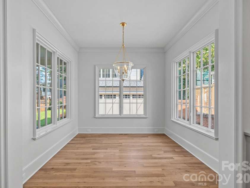 1220 Biltmore Drive, Charlotte, NC 28207.  MLS# CAR4414885, YatesRealty ID 45867. 