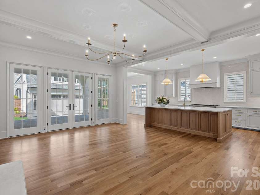1220 Biltmore Drive, Charlotte, NC 28207.  MLS# CAR4414885, YatesRealty ID 45867. 