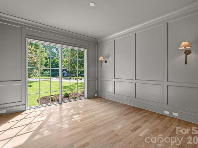 1220 Biltmore Drive, Charlotte, NC 28207.  MLS# CAR4414885, YatesRealty ID 45867. 