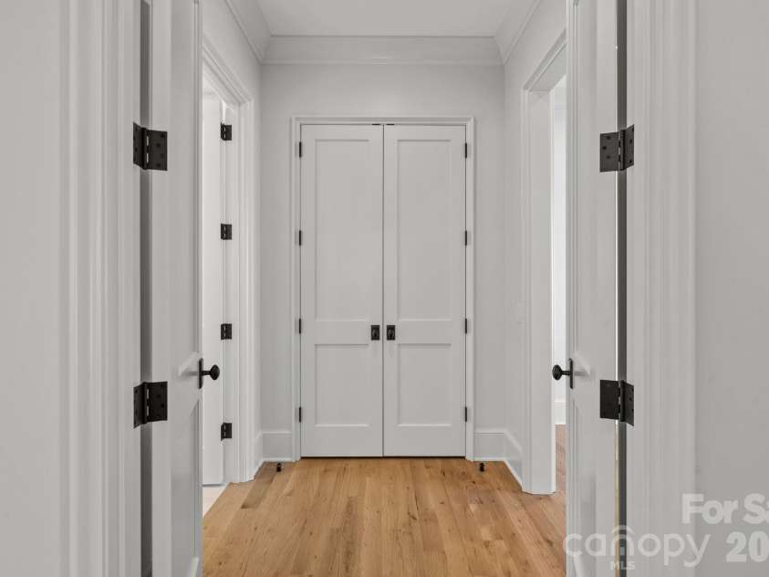 1220 Biltmore Drive, Charlotte, NC 28207.  MLS# CAR4414885, YatesRealty ID 45867. 