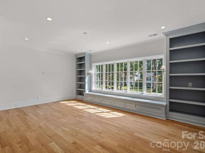 1220 Biltmore Drive, Charlotte, NC 28207.  MLS# CAR4414885, YatesRealty ID 45867. 