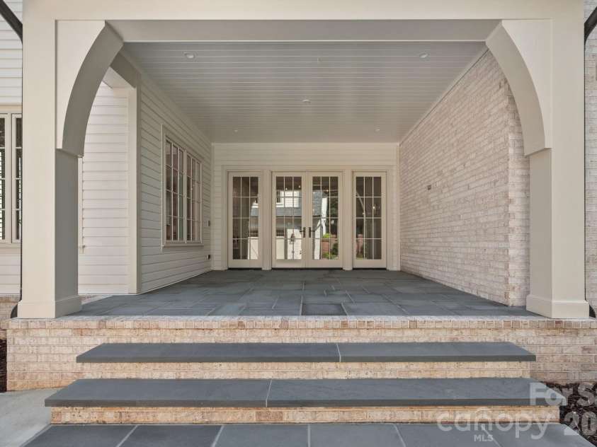 1220 Biltmore Drive, Charlotte, NC 28207.  MLS# CAR4414885, YatesRealty ID 45867. 