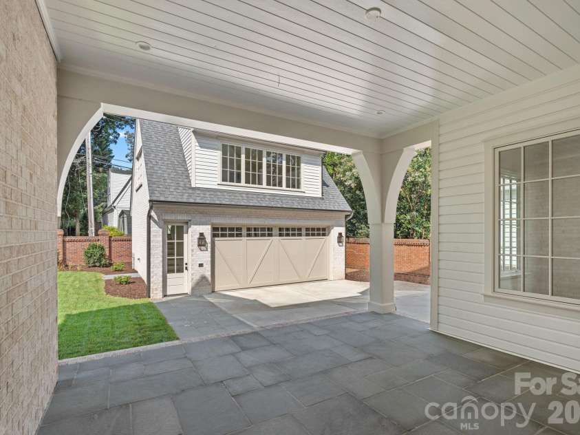 1220 Biltmore Drive, Charlotte, NC 28207.  MLS# CAR4414885, YatesRealty ID 45867. 