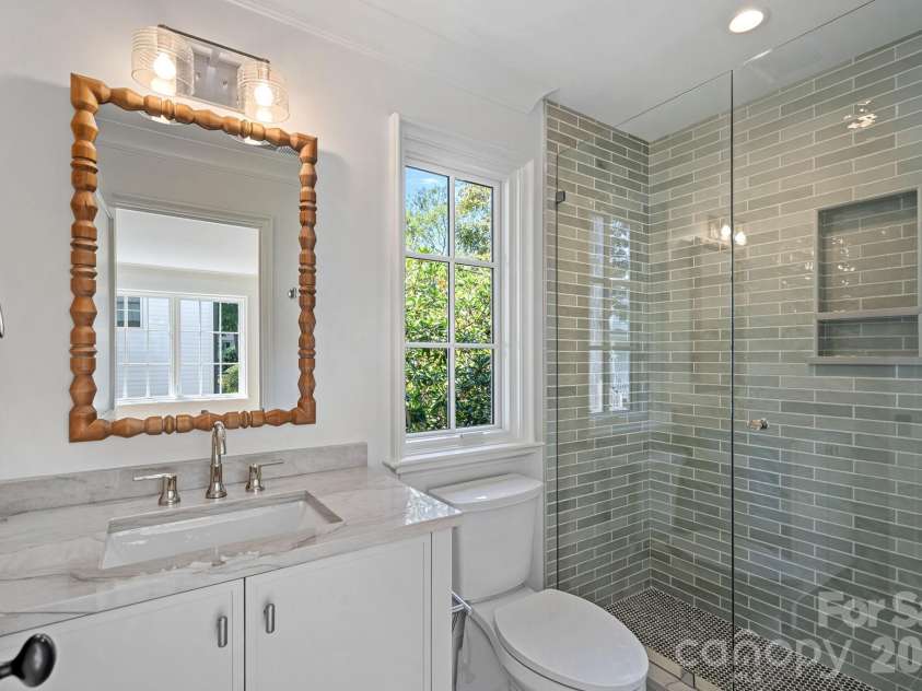 1220 Biltmore Drive, Charlotte, NC 28207.  MLS# CAR4414885, YatesRealty ID 45867. 