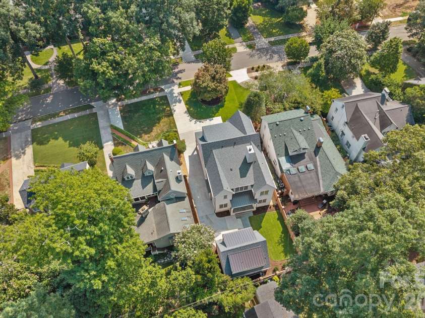 1220 Biltmore Drive, Charlotte, NC 28207.  MLS# CAR4414885, YatesRealty ID 45867. 