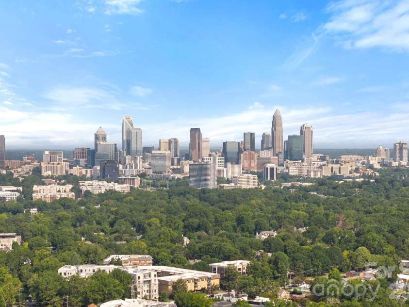 1220 Biltmore Drive, Charlotte, NC 28207.  MLS# CAR4414885, YatesRealty ID 45867. 