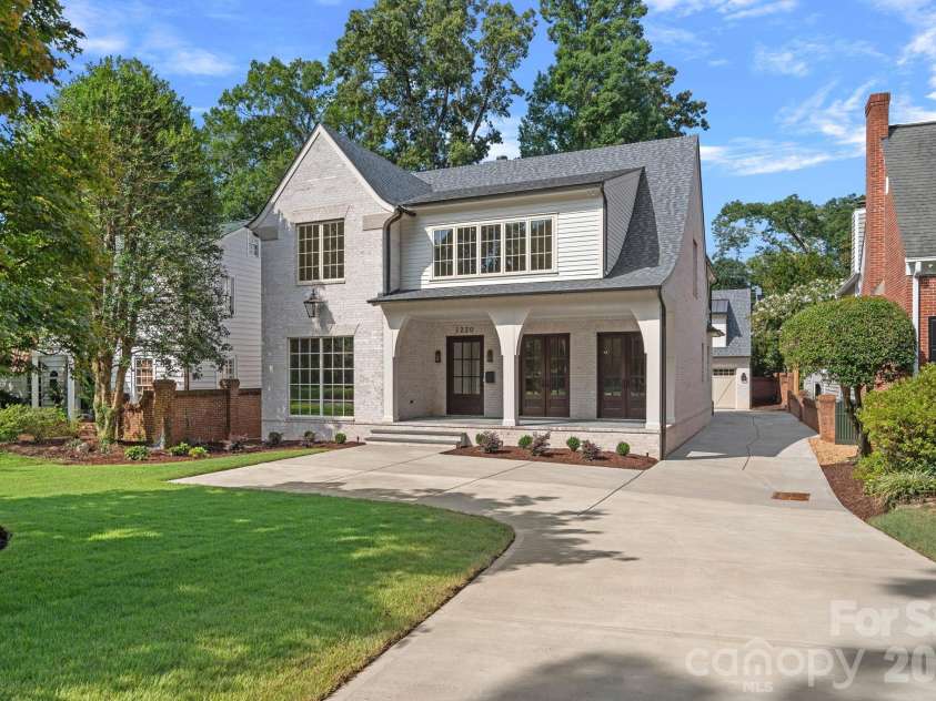 1220 Biltmore Drive, Charlotte, NC 28207.  MLS# CAR4414885, YatesRealty ID 45867. 