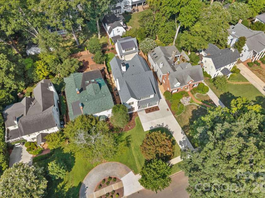 1220 Biltmore Drive, Charlotte, NC 28207.  MLS# CAR4414885, YatesRealty ID 45867. 