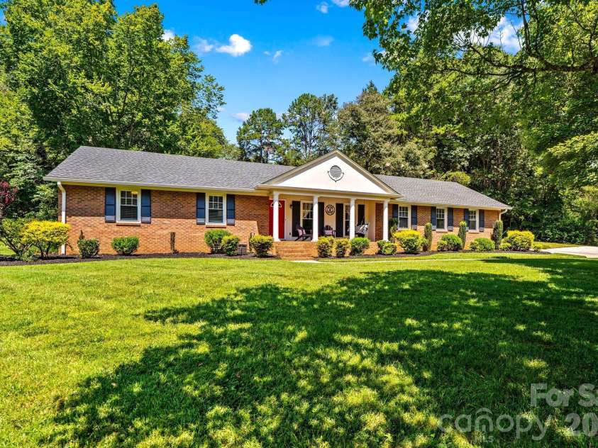 140 Spicewood Lane, Salisbury, NC 28147.  MLS# CAR4414651, YatesRealty ID 45868. 