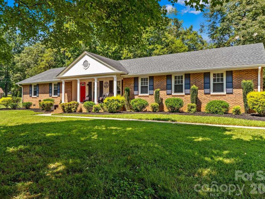 140 Spicewood Lane, Salisbury, NC 28147.  MLS# CAR4414651, YatesRealty ID 45868. 