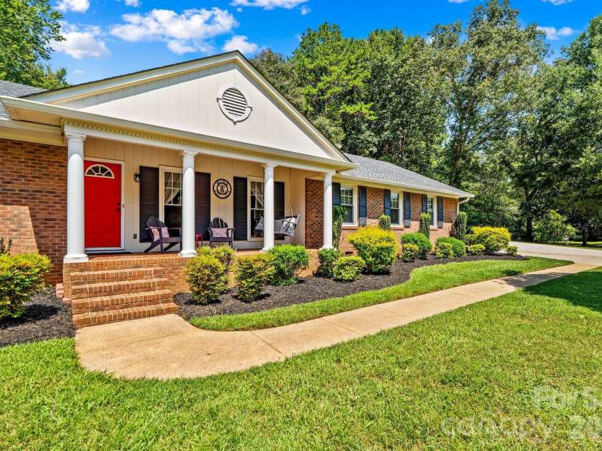 140 Spicewood Lane, Salisbury, NC 28147.  MLS# CAR4414651, YatesRealty ID 45868. 