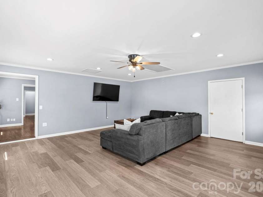 140 Spicewood Lane, Salisbury, NC 28147.  MLS# CAR4414651, YatesRealty ID 45868. 
