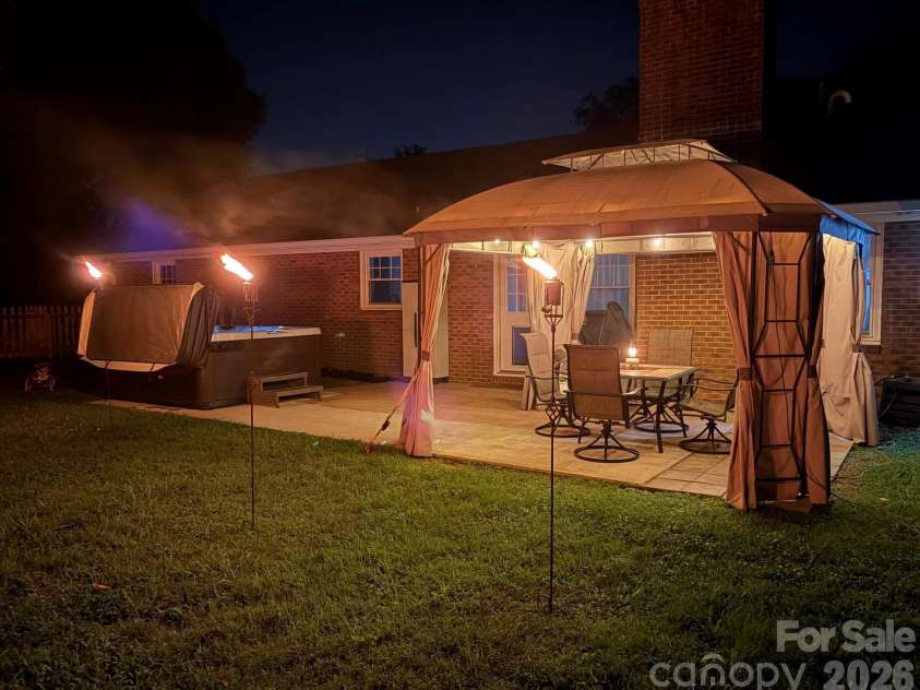 140 Spicewood Lane, Salisbury, NC 28147.  MLS# CAR4414651, YatesRealty ID 45868. 