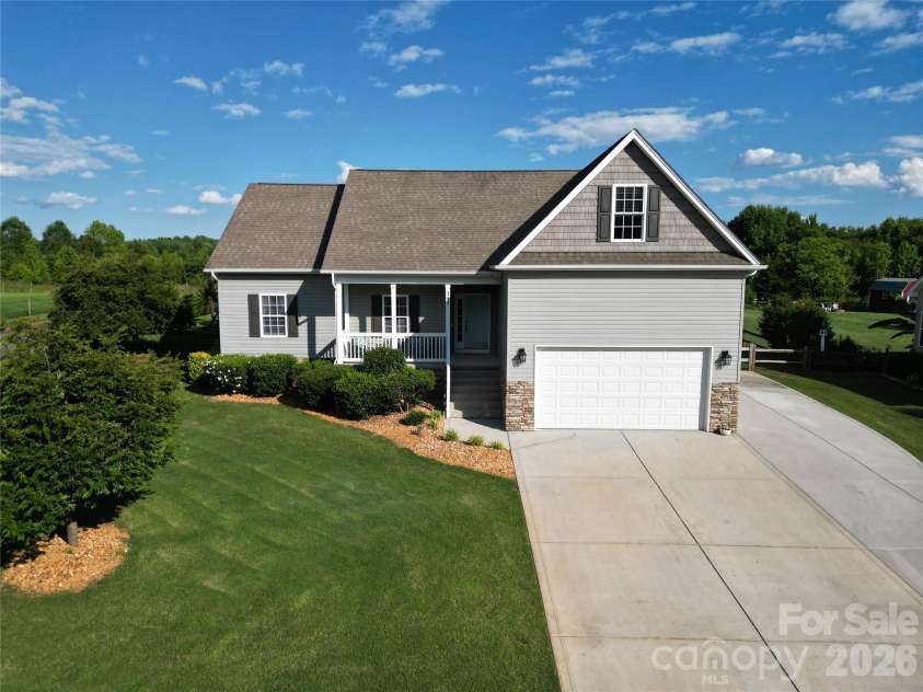 141 Logan Ridge Drive, Statesville, NC 28677.  MLS# CAR4414701, YatesRealty ID 45869. 