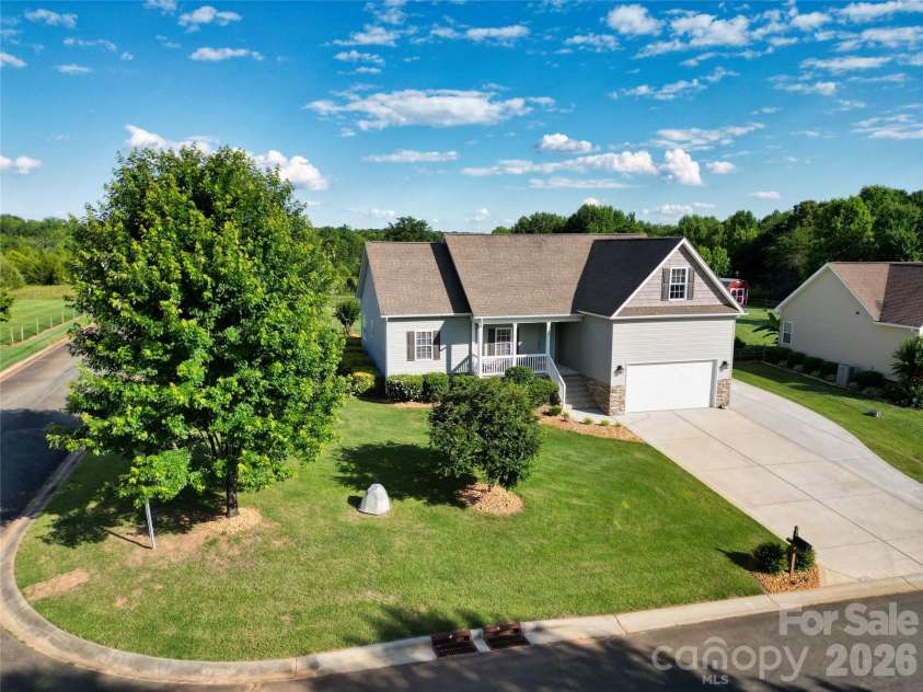 141 Logan Ridge Drive, Statesville, NC 28677.  MLS# CAR4414701, YatesRealty ID 45869. 