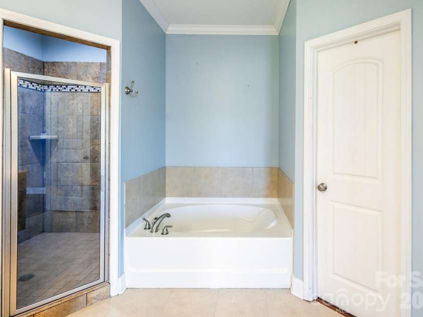 141 Logan Ridge Drive, Statesville, NC 28677.  MLS# CAR4414701, YatesRealty ID 45869. 