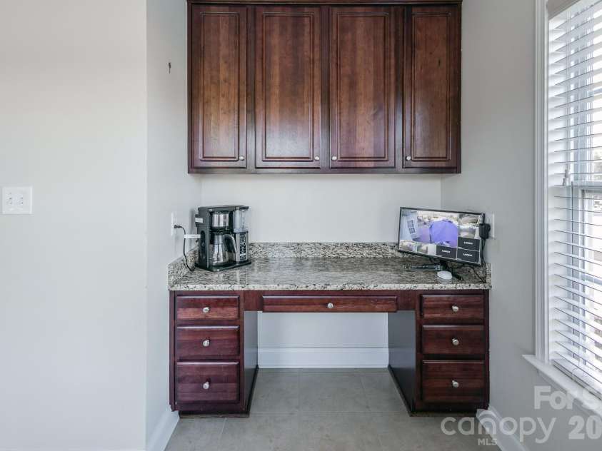 141 Logan Ridge Drive, Statesville, NC 28677.  MLS# CAR4414701, YatesRealty ID 45869. 