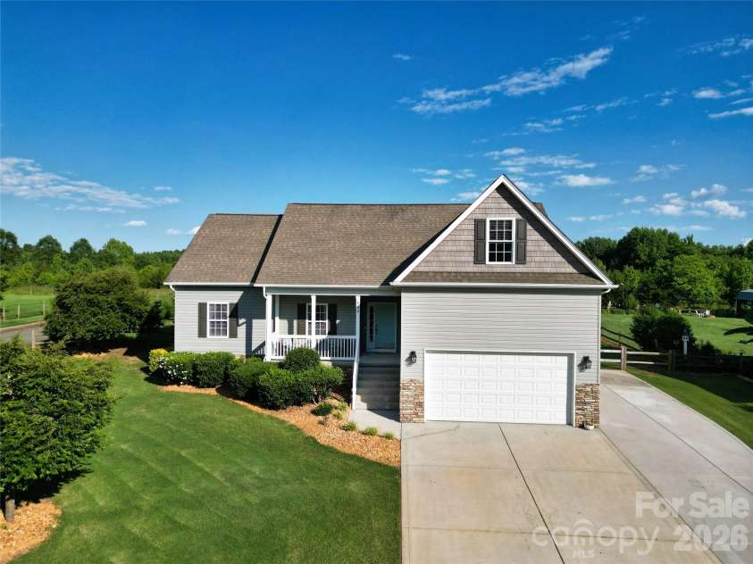 141 Logan Ridge Drive, Statesville, NC 28677.  MLS# CAR4414701, YatesRealty ID 45869. 