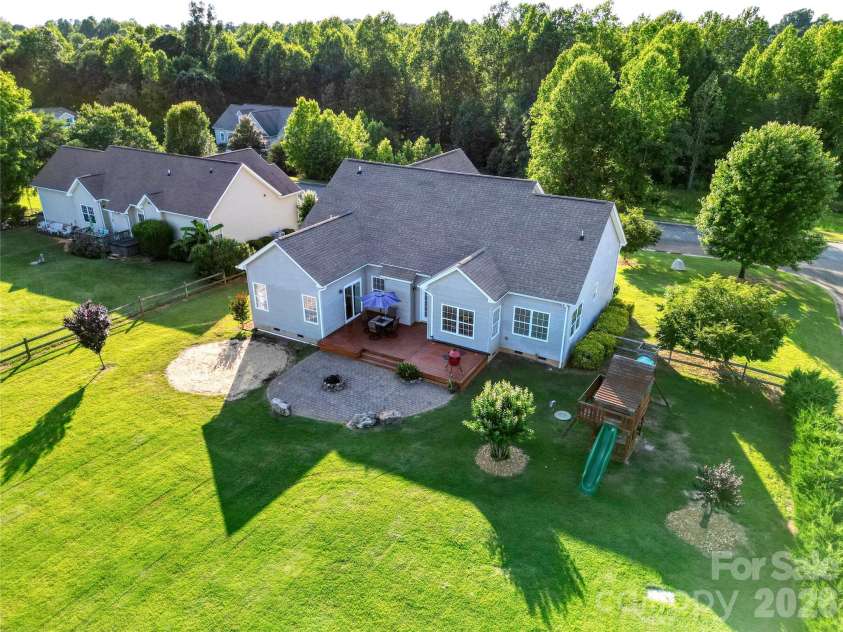 141 Logan Ridge Drive, Statesville, NC 28677.  MLS# CAR4414701, YatesRealty ID 45869. 