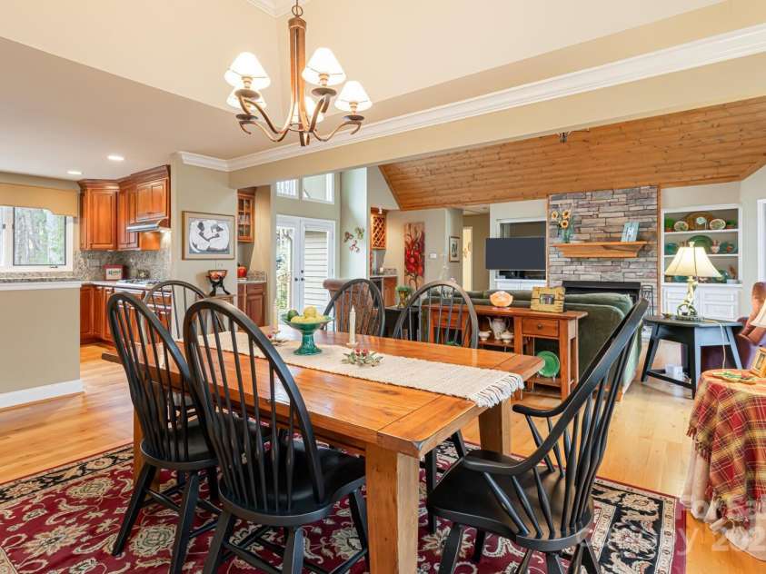 173 Winding Meadows Drive, Flat Rock, NC 28731.  MLS# CAR4234508, YatesRealty ID 4587. 