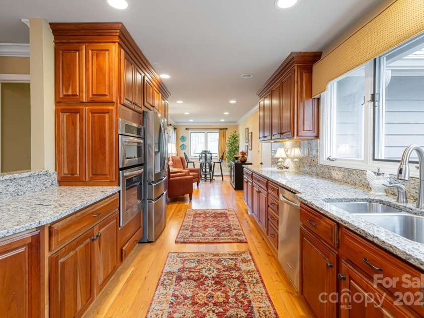 173 Winding Meadows Drive, Flat Rock, NC 28731.  MLS# CAR4234508, YatesRealty ID 4587. 