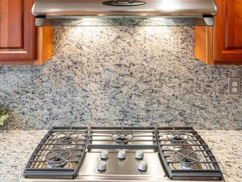 173 Winding Meadows Drive, Flat Rock, NC 28731.  MLS# CAR4234508, YatesRealty ID 4587. 