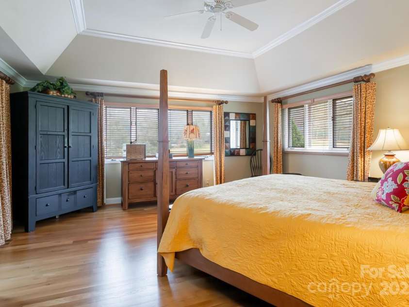 173 Winding Meadows Drive, Flat Rock, NC 28731.  MLS# CAR4234508, YatesRealty ID 4587. 