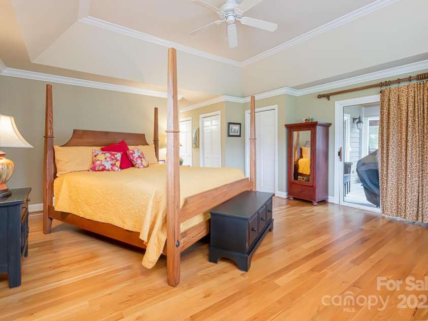 173 Winding Meadows Drive, Flat Rock, NC 28731.  MLS# CAR4234508, YatesRealty ID 4587. 