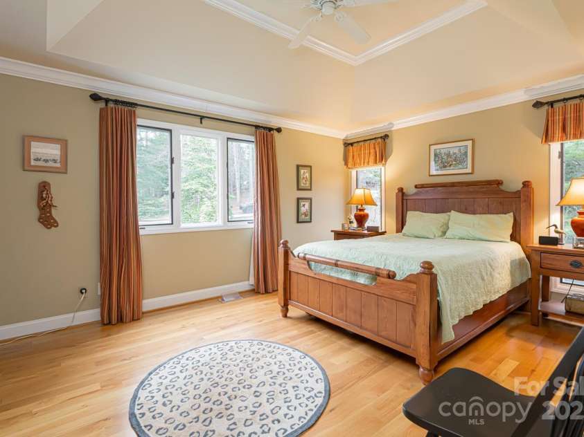 173 Winding Meadows Drive, Flat Rock, NC 28731.  MLS# CAR4234508, YatesRealty ID 4587. 