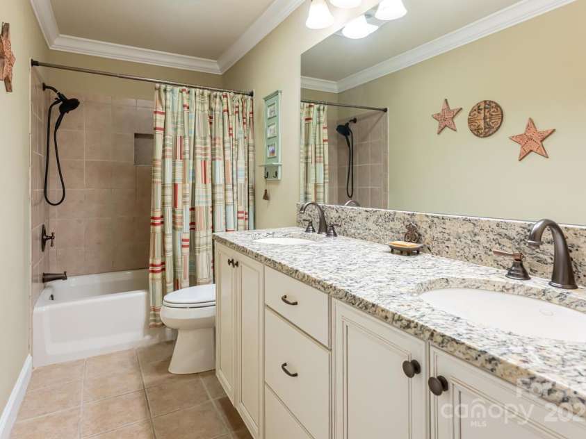 173 Winding Meadows Drive, Flat Rock, NC 28731.  MLS# CAR4234508, YatesRealty ID 4587. 