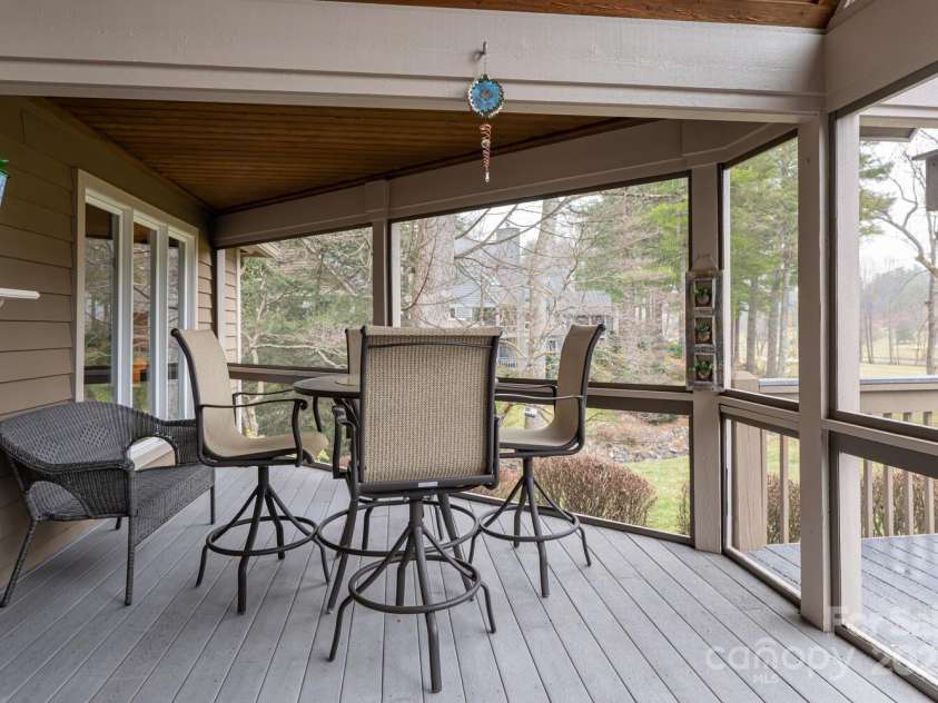 173 Winding Meadows Drive, Flat Rock, NC 28731.  MLS# CAR4234508, YatesRealty ID 4587. 