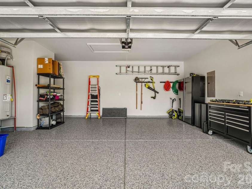 1762 Otter Perch Lane, Fort Mill, SC 29715.  MLS# CAR4414576, YatesRealty ID 45870. Garage
