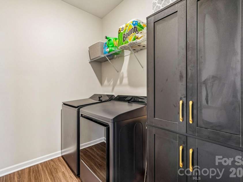 1762 Otter Perch Lane, Fort Mill, SC 29715.  MLS# CAR4414576, YatesRealty ID 45870. Laundry room