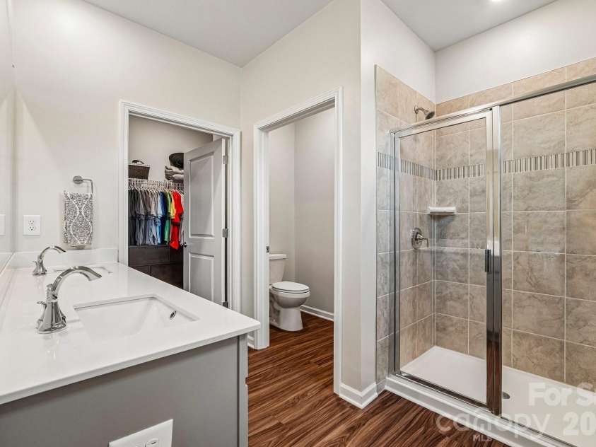 1762 Otter Perch Lane, Fort Mill, SC 29715.  MLS# CAR4414576, YatesRealty ID 45870. Primary ensuite bath