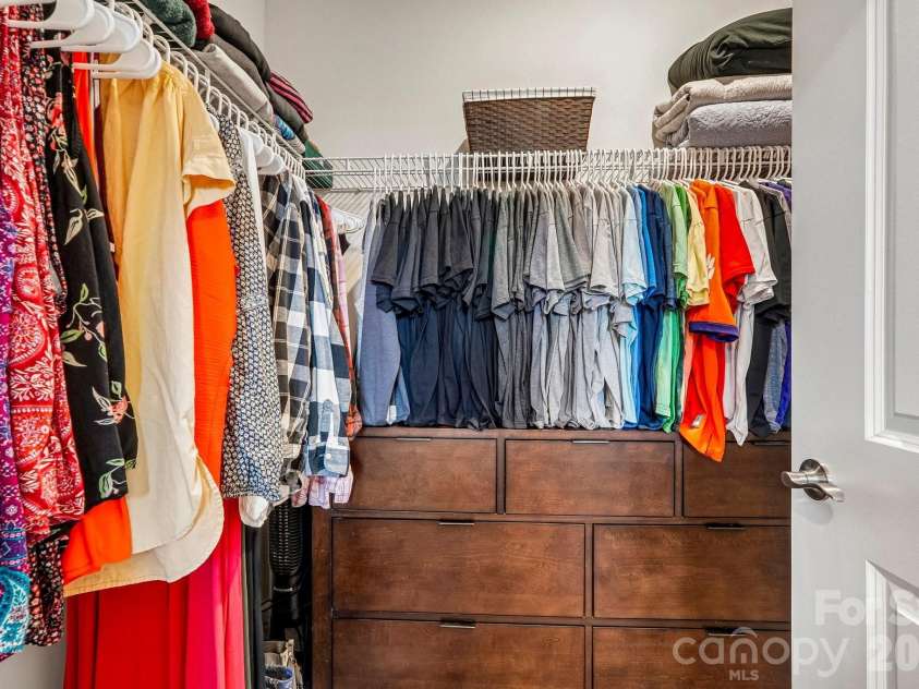 1762 Otter Perch Lane, Fort Mill, SC 29715.  MLS# CAR4414576, YatesRealty ID 45870. Primary walk in closet