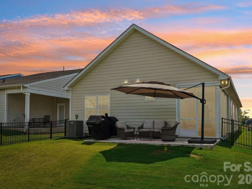 1762 Otter Perch Lane, Fort Mill, SC 29715.  MLS# CAR4414576, YatesRealty ID 45870. Rear yard